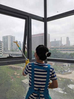 新洲區(qū)物業(yè)保潔與建筑物清潔服務(wù)市場價(jià)格解析